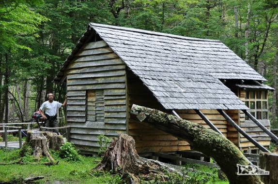 Chegando ao refúgio Puesto Rivera, na trilha para o Glaciar do Rio Mosco, na região de Villa O'Higgins, no sul do Chile
